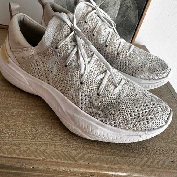 Sorel sneakers | travel shoes | light weight | running shoes | gym shoes - Picture 8 of 9